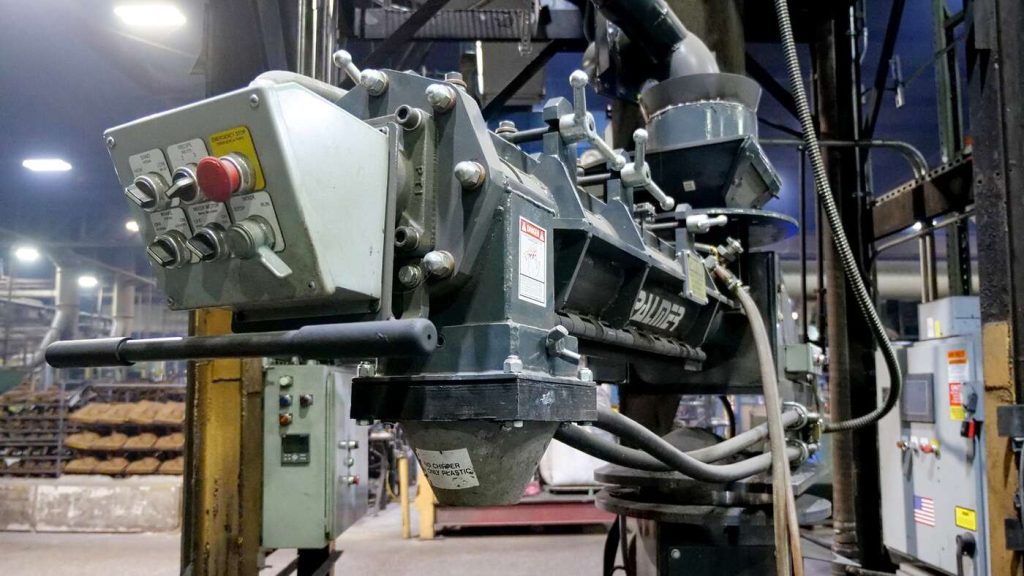 Airset molding: sand mixer