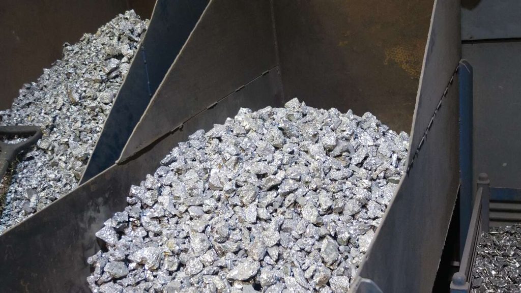 Melting: alloying agents in bulk