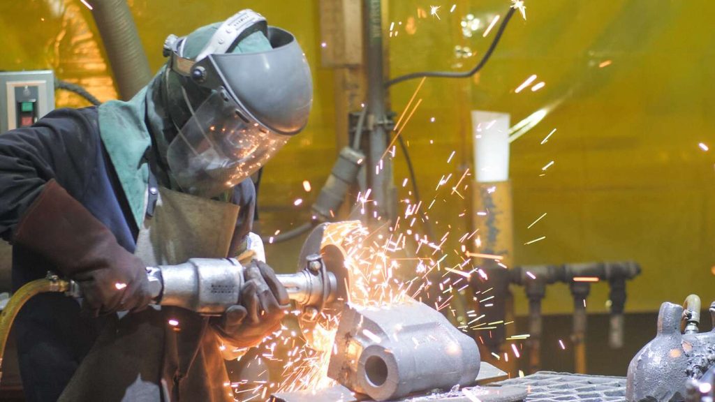 Finishing: manual finish grinding