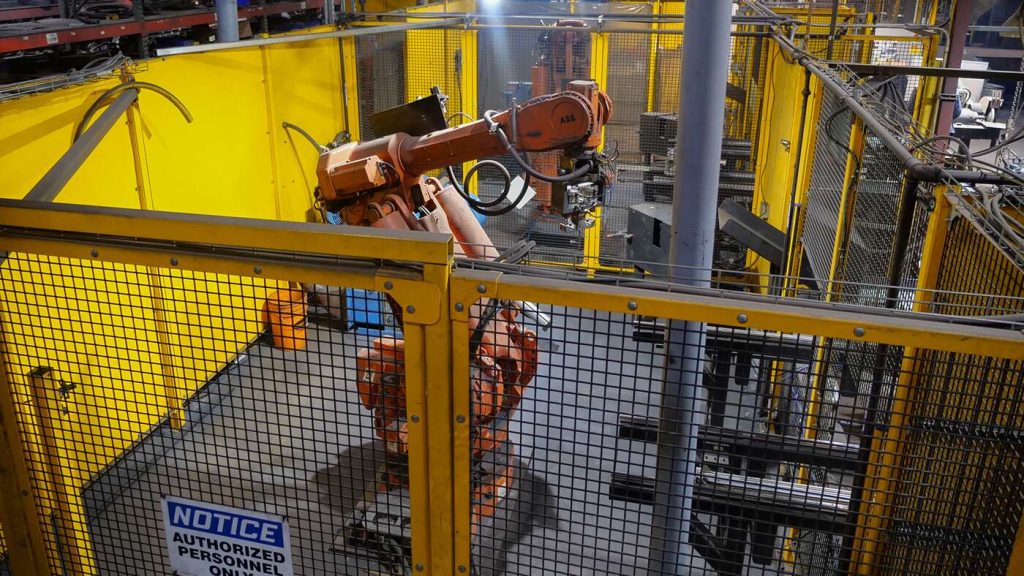 Finishing: robotic grinding cell